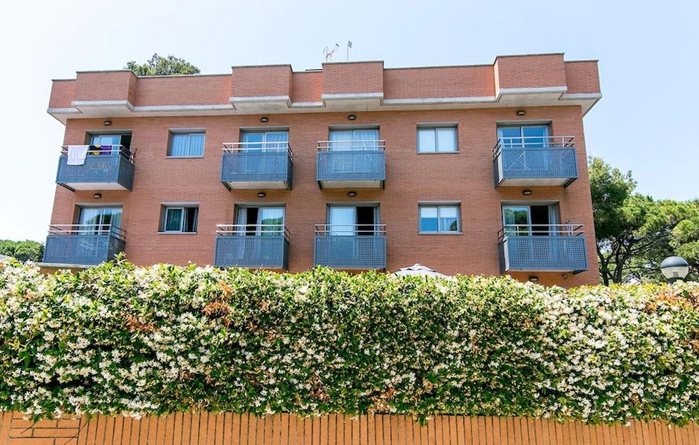 Aparthotel Bardon Castelldefels Exterior foto